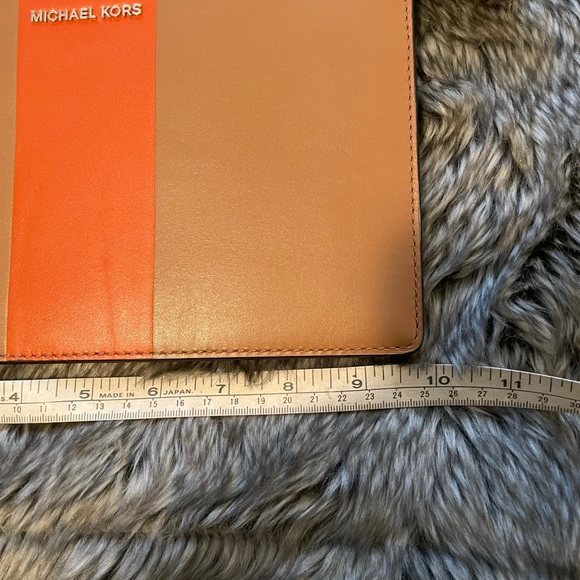 Michael Kors Clutch With Strap Brown and orange color block card slots - Picture 4 of 10